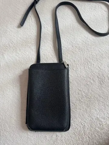 ungrid 블랙 가죽 스마트폰 숄더백
