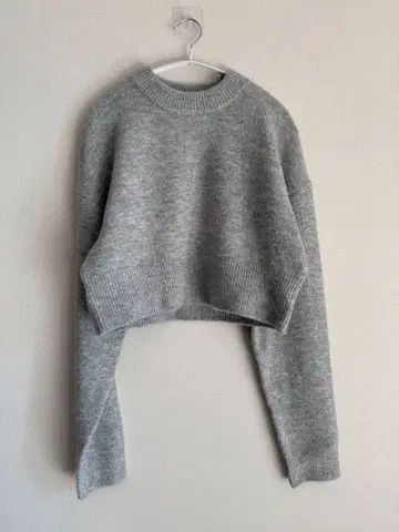 크롭 그레이 니트 스웨터