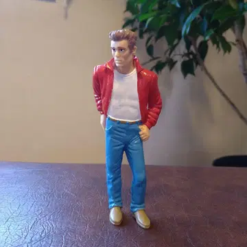 제임스 딘 피규어