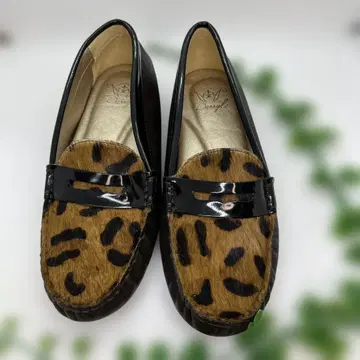 새상품급 레오파드 무늬 로퍼 브라운 슬립온