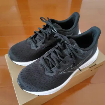 미즈노 피오네 로드 2 러닝화 24.0