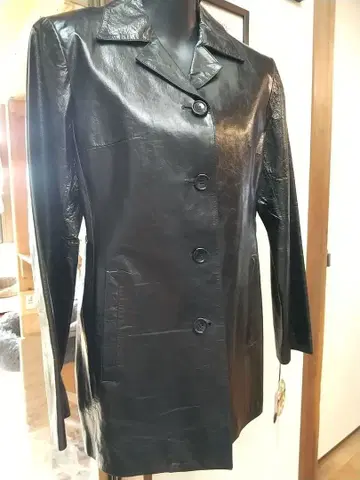 ALCA 블랙 가죽 코트 사이즈 6