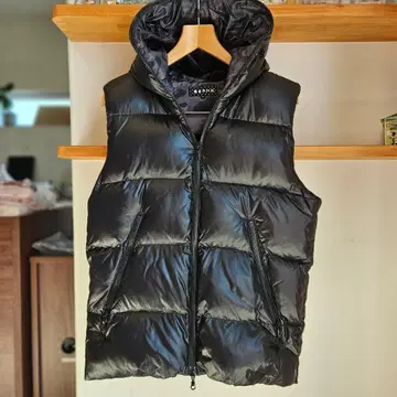 BEAMS 블랙 다운 베스트/자켓 코트