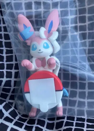 [ 익명 ] 포켓몬 제일복권 F상 길거리 산책 찰랑 프렌즈 님피아