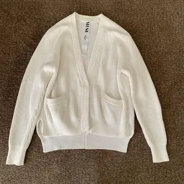 새상품급 MUSE 두지엠 클라세 화이트 가디건 긴팔