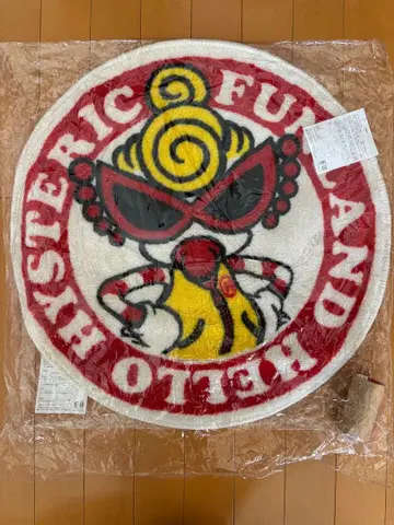 HYSTERIC FUN AND HELLO 원형 러그