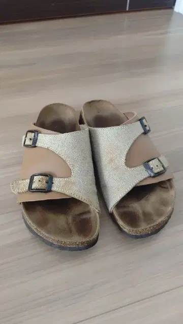 BIRKENSTOCK 샌들