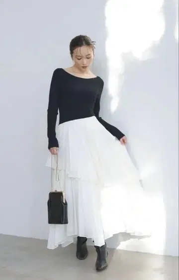 새상품급 anuans 보트넥 불규칙 밑단 도킹 니트 원피스