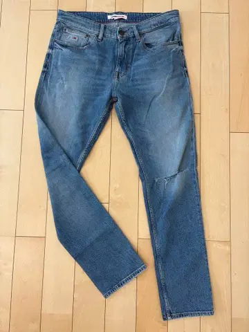 TOMMY JEANS 라이트 블루 슬림 핏 데님 남녀 공용