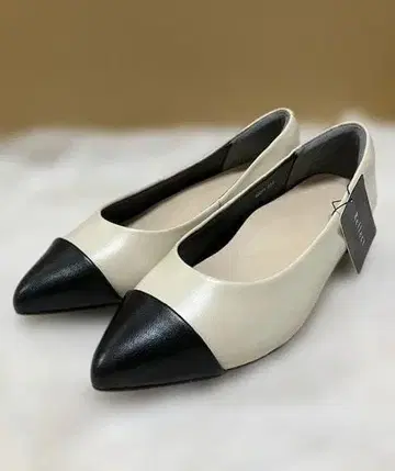 Reflect (리플렉트) 플랫 펌프스