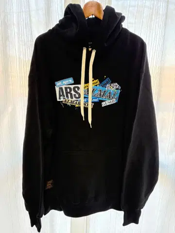 니지산지 x glamb 아루스 아루마루 블랙 후드티 L 사이즈 새상품