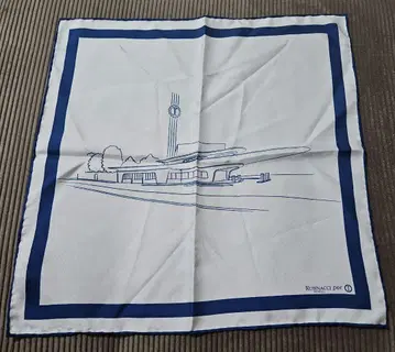 미사용품 [ Rubinacci ] 루비나치 포켓 치프 이탈리아제 화이트