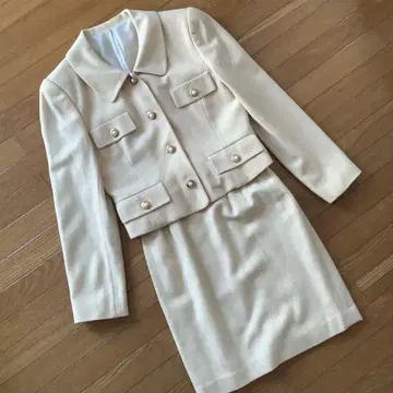 새상품급 LUIEZ 자켓 스커트 셋업 크림색 M 사이즈
