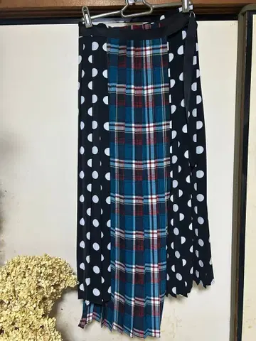 미착용 새상품 택 포함 BITTOKO 플리츠 스커트 도트 체크 무늬