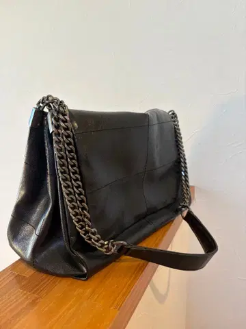 블랙 가죽 숄더백 체인 스트랩 포함