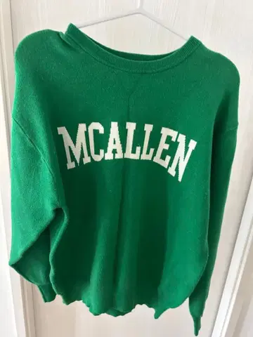 MCALLEN 그린 컬러 맨투맨