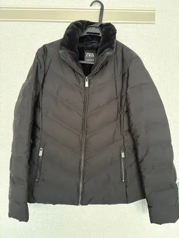 ZARA 블랙 다운 자켓