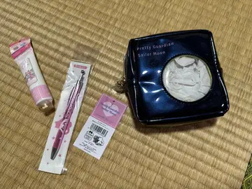 세일러문 파우치와 볼펜과 마이멜로디 & 치비우사 핸드 크림 세트