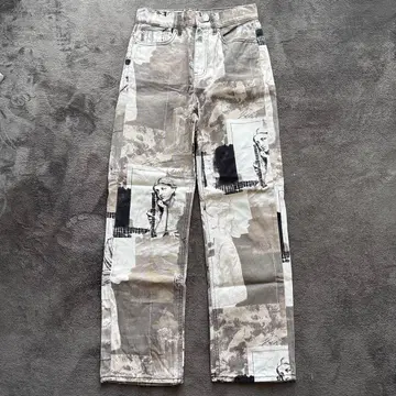 UrbanOutfitters 아트 프린트 스트레이트 청바지