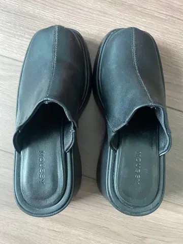 moussy 블랙 슬립온 샌들 통굽