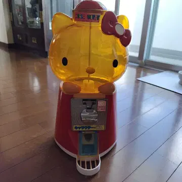 헬로키티 가챠가챠 껌볼 머신