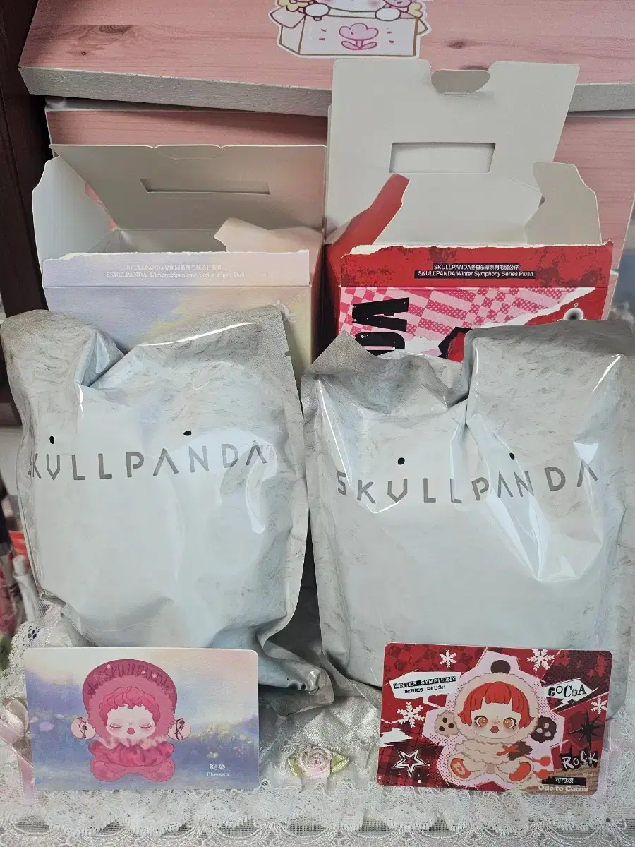 (Pop Mart Genuine) Skullpanda Winter Symphony Garden of Light Doll Keychain