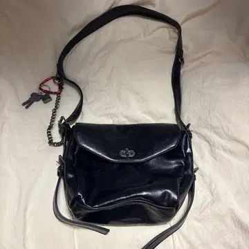 ZARA 숄더백 하트 카라비너 포함