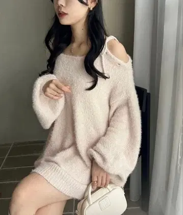 NICE CLAUP 골드 버튼 벨로아 몰 리본 니트