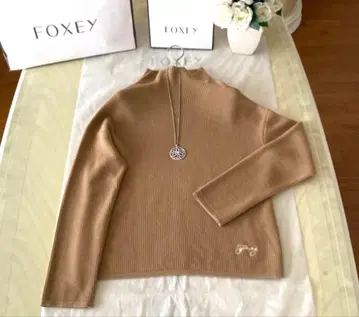 폭시 오프 터틀넥 울 스웨터