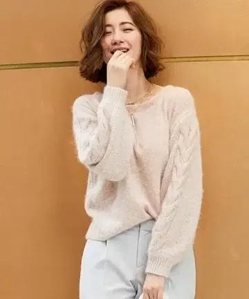 오프숄더 핑크 니트 스웨터