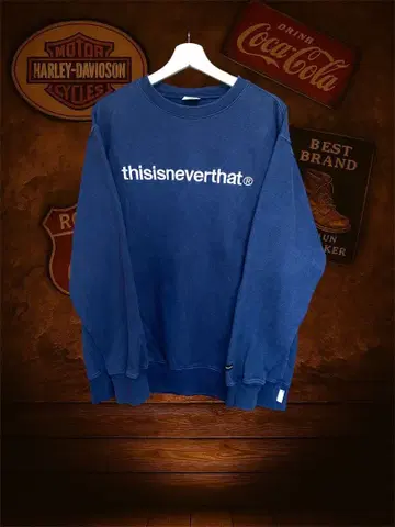 [ 적자 판매! ] thisisneverthat 맨투맨 자수 로고