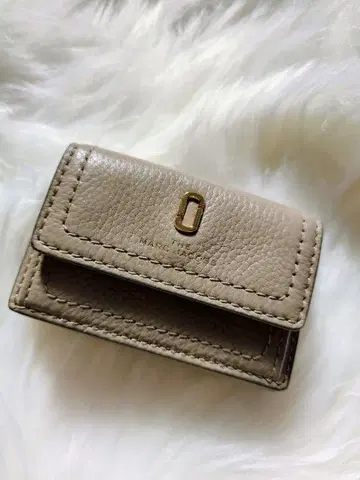 마크 제이콥스 그레이지 3단 폴더형 지갑