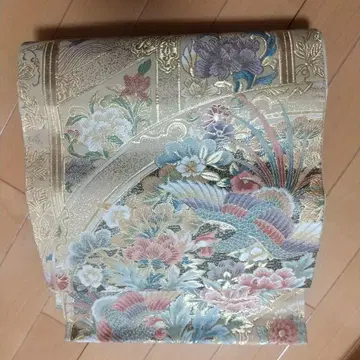 세미 앤티크 봉황 문양의 후쿠로 오비 화려함