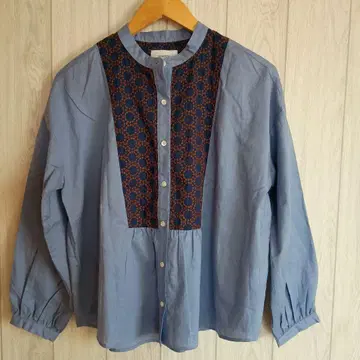 새상품급 sosotto 소소토 요크 절개 밴드 카라 셔츠 블라우스