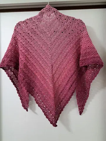 핸드메이드 삼각형 숄 로즈 핑크 그라데이션