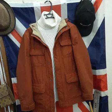 유니클로 버건디 마운틴 후드티와 터틀넥 스웨터 세트