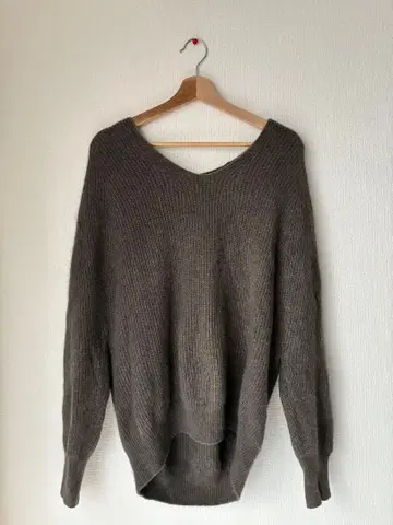 [새상품급] Demi-Luxe BEAMS 그레이 V넥 니트 긴팔