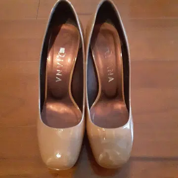 DIANA 베이지 하이힐 10cm