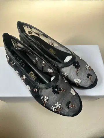 가레나 GALENA 꽃무늬 자수 펌프스