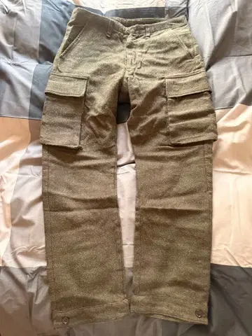 카고 팬츠 카키색 울 혼방 4 포켓
