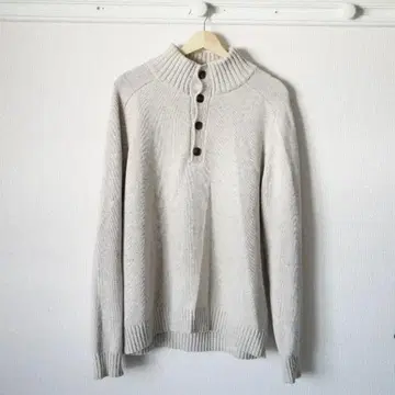 라이트 그레이 하이넥 니트 스웨터