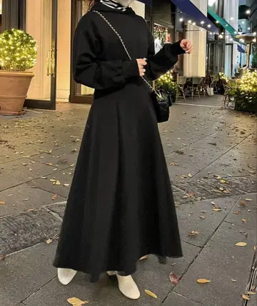 하나씩 차례대로 NICE CLAUP 후드티 원피스 블랙