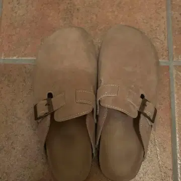 베이지 스웨이드 사보 클로그 샌들