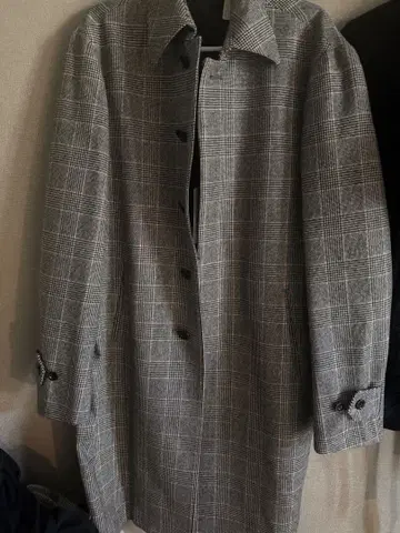 그레이 계열 체크 롱 체스터 코트