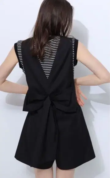 블랙 백리본 살로펫