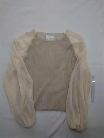 아메리 시어 슬리브 리브 니트탑 베이지 계열 S 사이즈