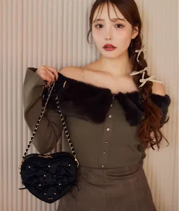 NICE CLAUP 인조 모피 비쥬 니트