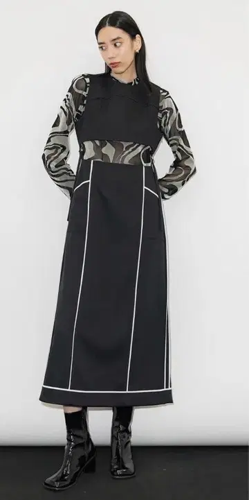 UNITED TOKYO 컷 라인 원피스