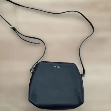 FURLA 블랙 숄더백