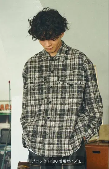 체크 무늬 긴팔 셔츠 L 사이즈 블랙 계열